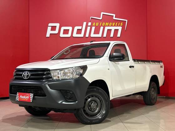 TOYOTA HILUX 2.8 D-4D TURBO DIESEL CS 4X4 MANUAL TOYOTA HILUX 2.8 D-4D TURBO DIESEL CS 4X4 MANUAL